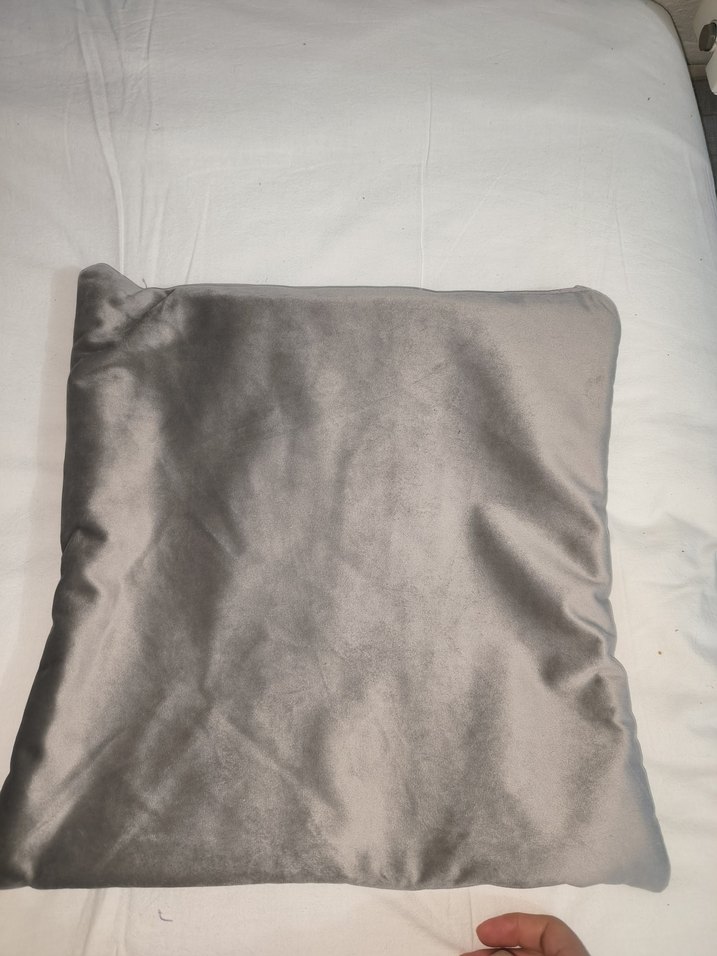 Gri Modern Desen Yastık - Görsel 3