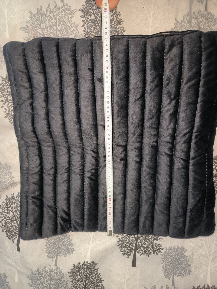 Gri Goth Tarzı Yastık Kılıfı - Görsel 2