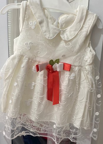 LC Waikiki Kız Çocuk Beyaz Dantelli Nakışlı Elbise