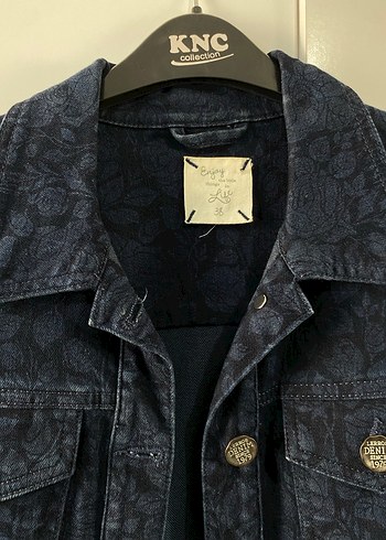 38 Beden Düğmeli Koyu Mavi Kadın Denim Ceket