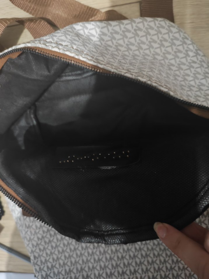 Beyaz Desenli Kadın Sırt Çantası - Görsel 2