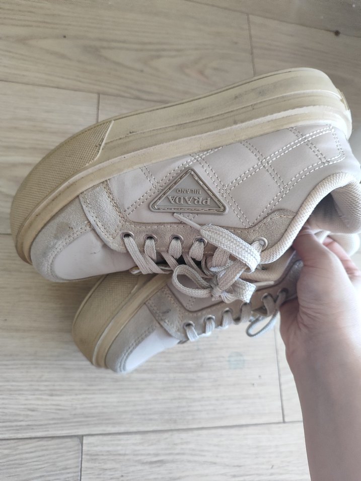 Beyaz Bağcıklı Minimalist Kadın Spor Ayakkabı - Görsel 3