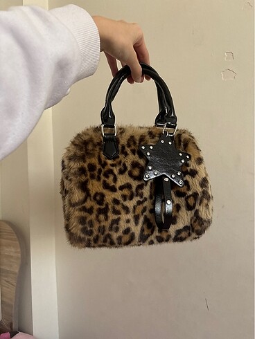 Beden stradivarius leopar canta