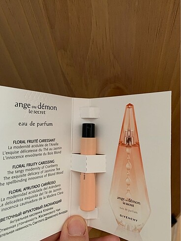 GIVENCHY Ange ou demon le secret sample
