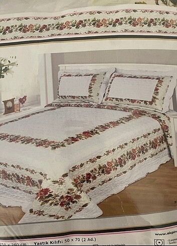 Çift kişilik yatak örtüsü takımı 