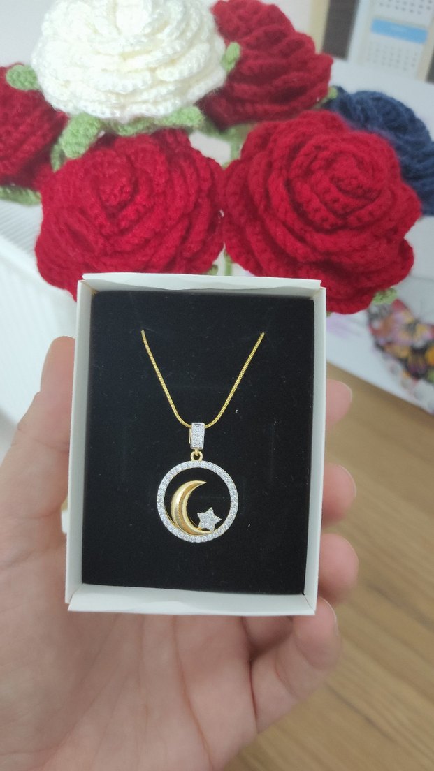 Mini Altın Renk Ay ve Yıldız Kolye - Görsel 2