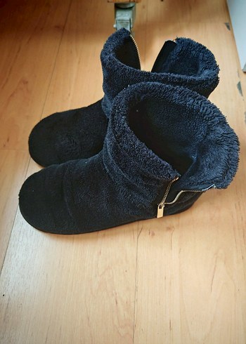 Kadın Siyah Triko Bot - Görsel 2