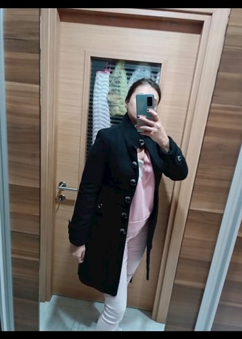 Düğmeli Siyah Yün Kaban - Görsel 4