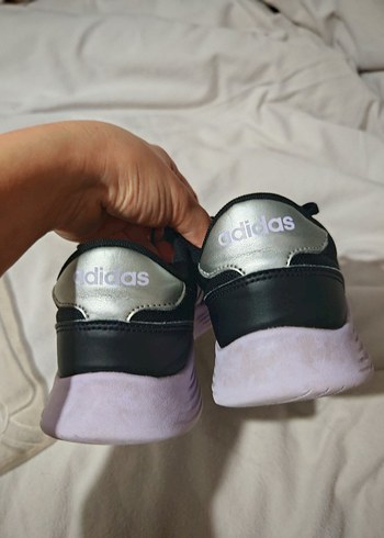 Siyah Beyaz Elastik Bağcıklı Kadın Spor Ayakkabı - Görsel 3