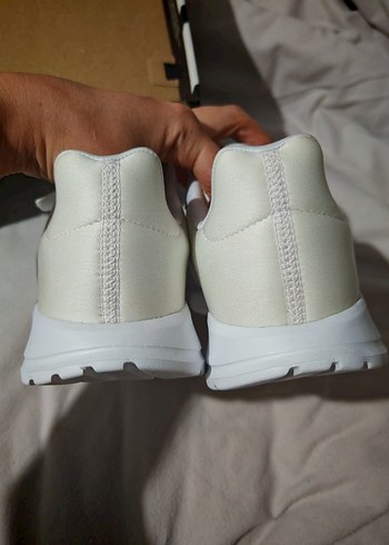 Adidas spor ayakkabı - Görsel 3