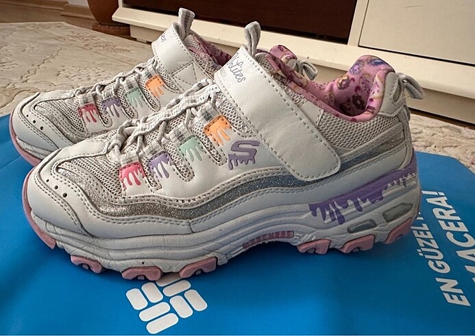 Skechers