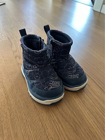 22 Beden Zara mickey mouse disney bot