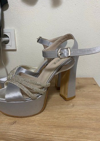Platform topuklu ayakkabı - Görsel 3