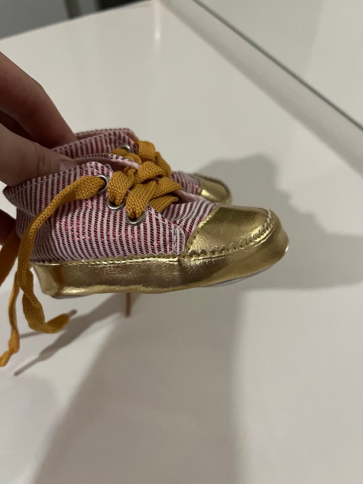 Kız Bebek Altın Renkli Çizgili İlk Adım Ayakkabısı - Görsel 2