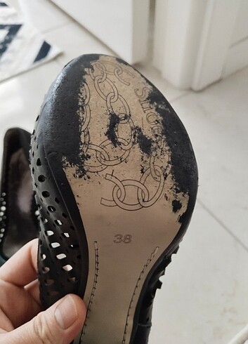 38 Beden siyah Renk Delikli Topuklu ayakkabı 