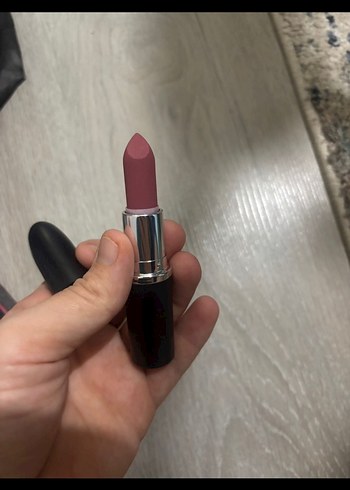 MAC Viva Glam Bordo Mat Ruj - Görsel 4