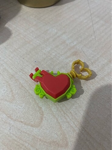 Kinder Joy Anahtarlı Kalp