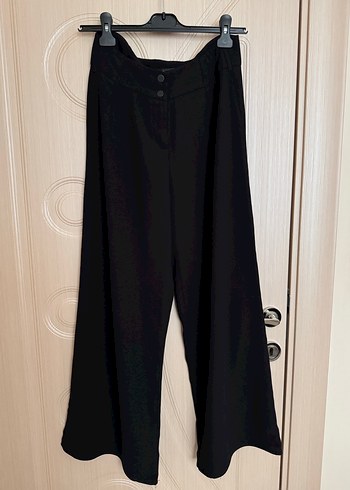 Düğmeli Siyah Midi Kumaş Kadın Pantolon - Görsel 2