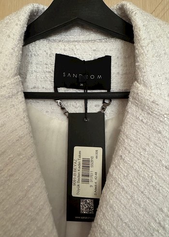 Düğmeli Beyaz Kadın Ceket - Görsel 3