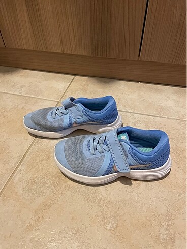 Nike Kız çocuk Nike spor ayakkabı