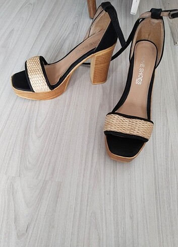 Platform topuklu ayakkabı  - Görsel 3