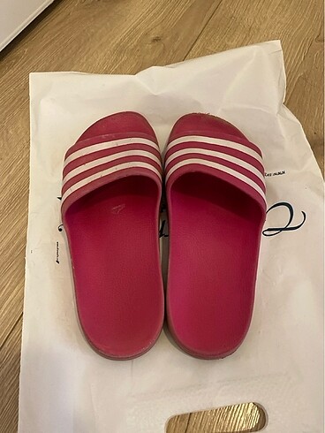 38 Beden Adidas Terlik