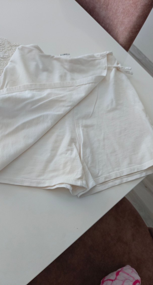 Beyaz Keten Hamile Mini Şort - Görsel 3