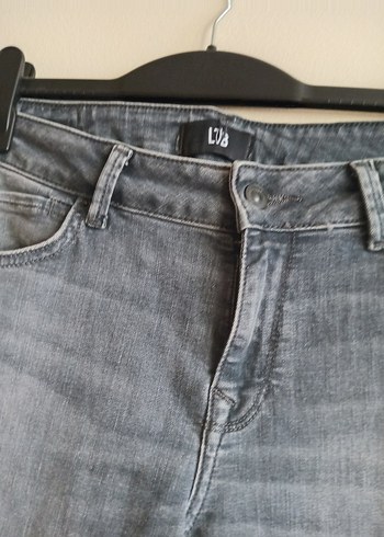 Gri Kadın Normal Kesim Denim Jean - Görsel 2