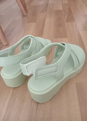 39 Beden yeşil Renk Deichmann sandalet
