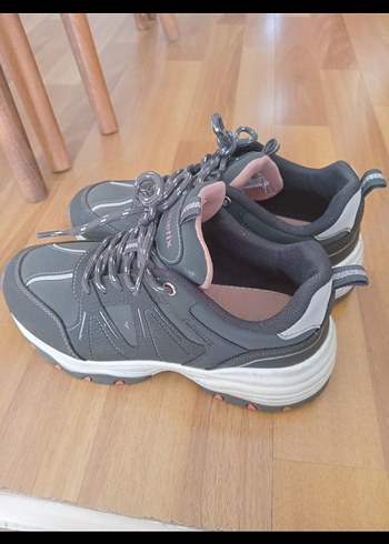 38 Beden Gri Bağcıklı Kadın Sneakers