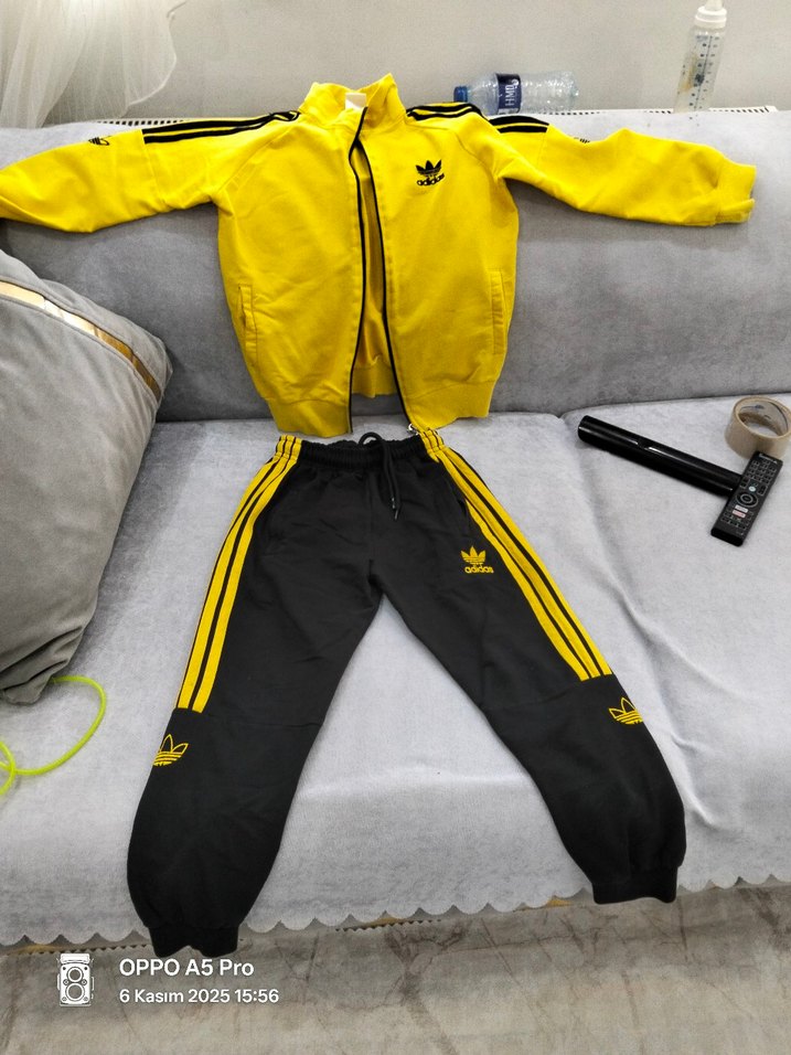 Sarı Adidas Fermuarlı Sweatshirt ve Eşofman - Görsel 2