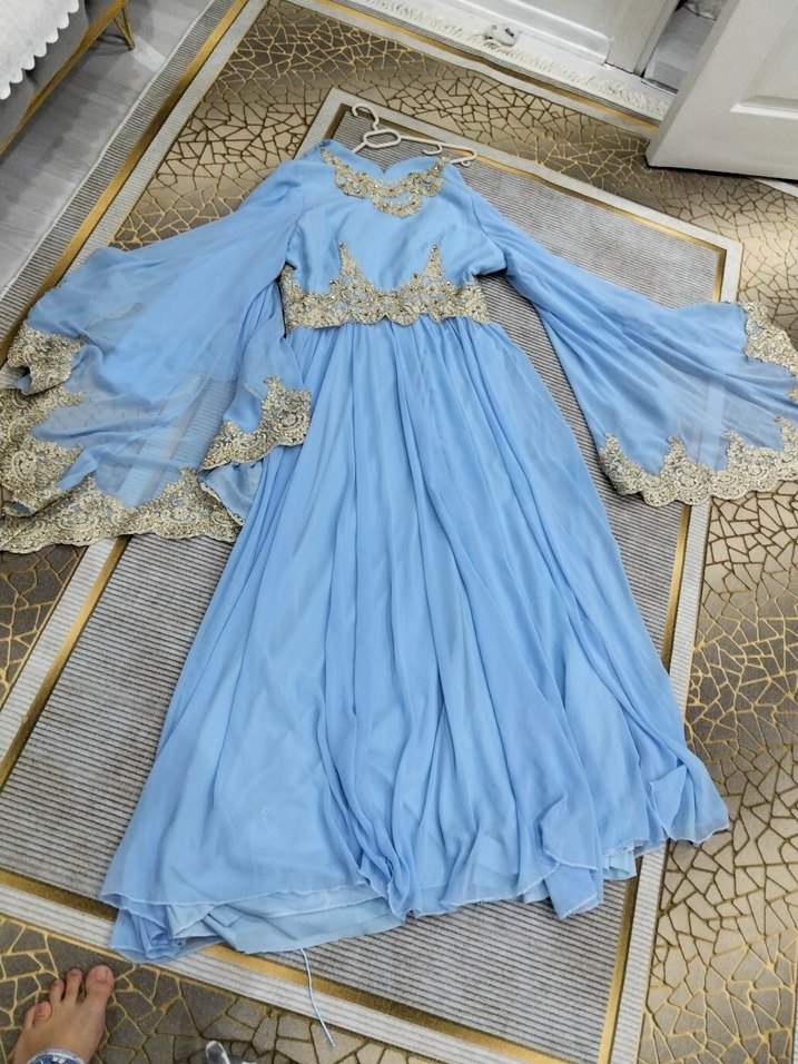 Mavi İşlemeli Uzun Kollu Abiye Elbise - Görsel 3