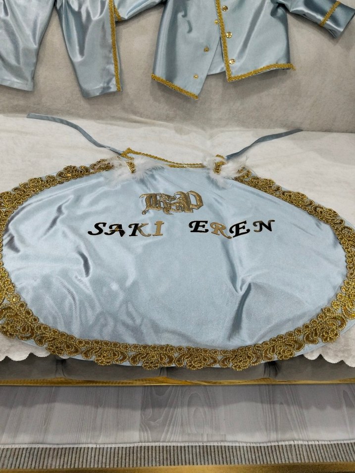 Mavi İşlemeli Kanatlı Çocuk Takım Elbise - Görsel 5