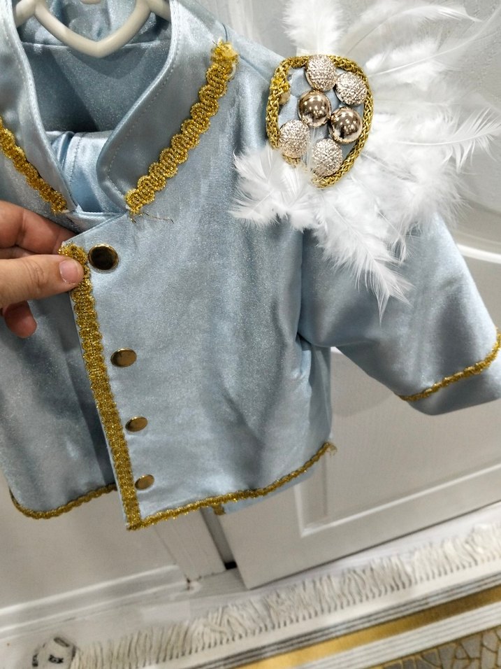 Mavi İşlemeli Kanatlı Çocuk Takım Elbise - Görsel 2