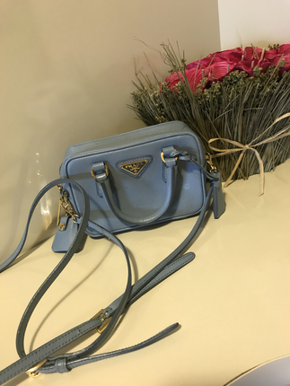 Prada çapraz canta