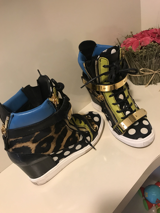 38 Beden Giuseppe zanotti