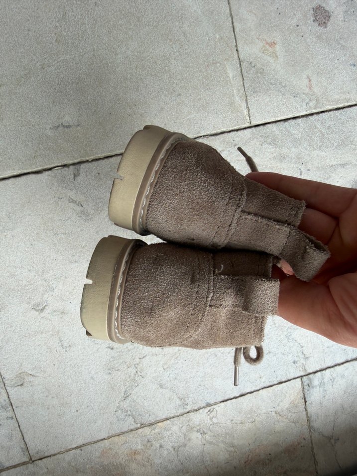 Zara Kids Bej Süet Bağcıklı Rahat Bot — görsel 3/4