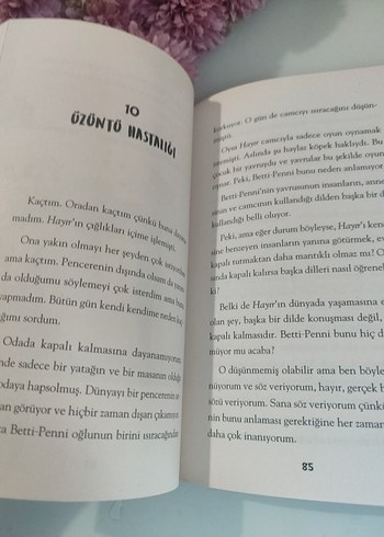 Beden Renk Mirildanan Çocuk - Gabriele Clima