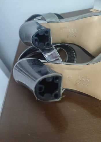 Gri Yılan Desenli Platform Topuklu Kadın Ayakkabı - Görsel 5