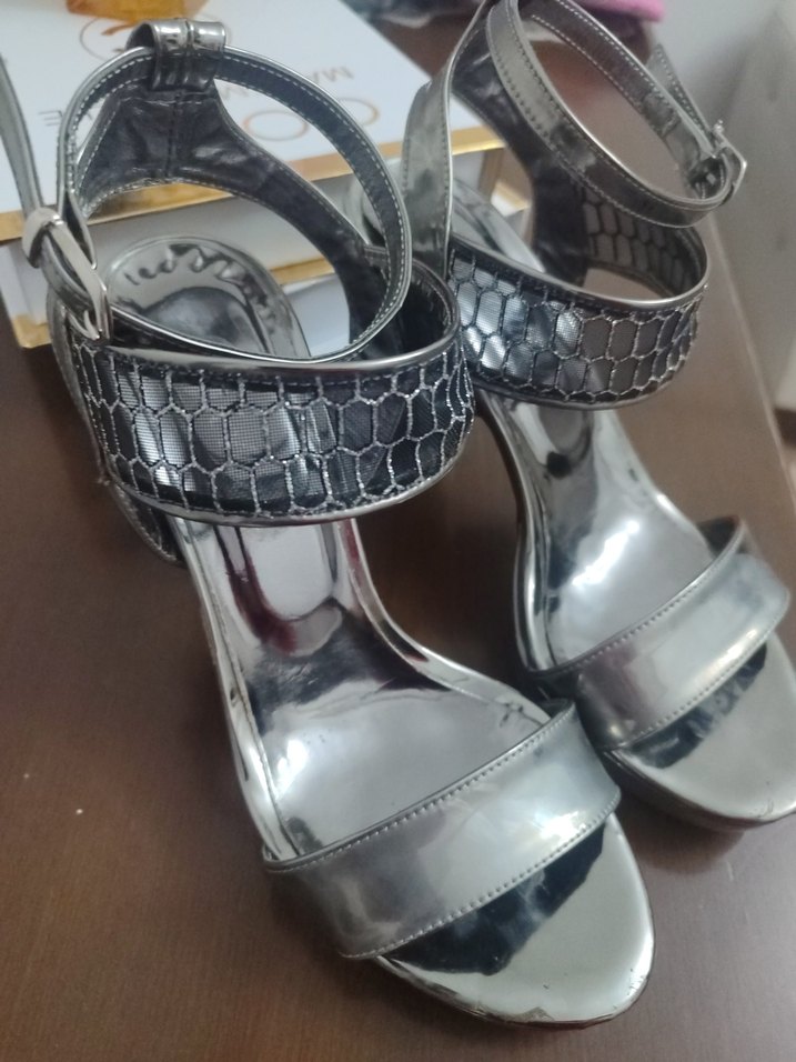 Gri Yılan Desenli Platform Topuklu Kadın Ayakkabı - Görsel 2