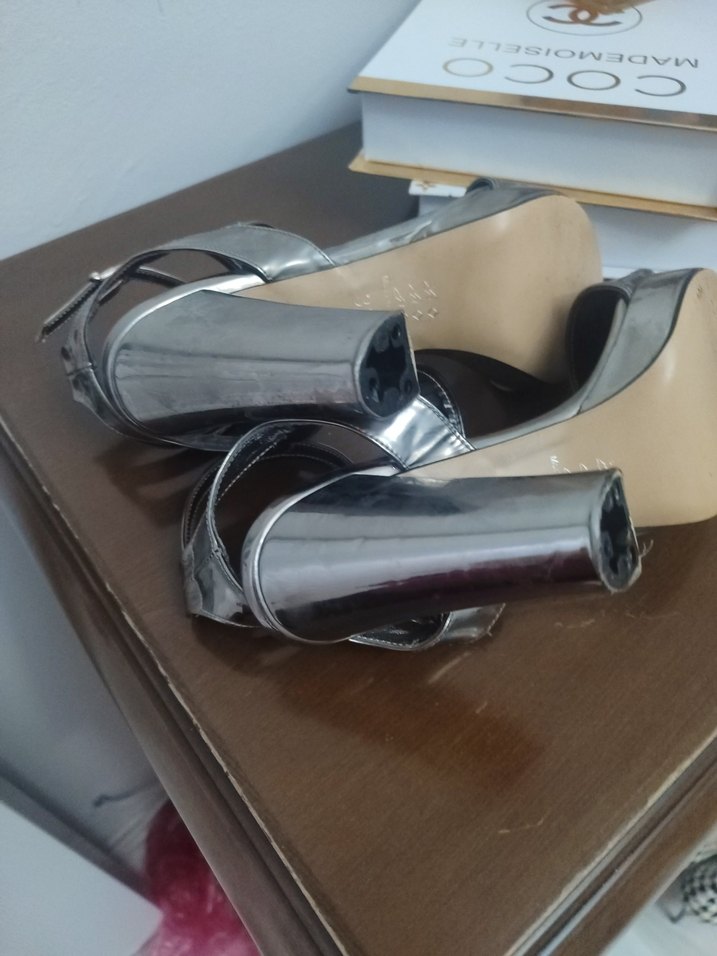 Gri Yılan Desenli Platform Topuklu Kadın Ayakkabı - Görsel 4