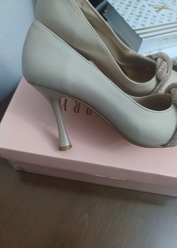 Bej Yılan Desenli Stiletto Topuklu Kadın Ayakkabı - Görsel 4