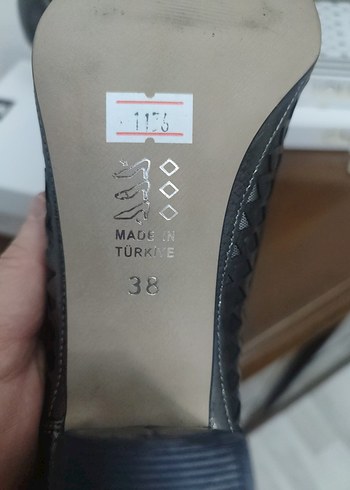 Gri Yılan Desenli Parlak Topuklu Kadın Ayakkabı - Görsel 5