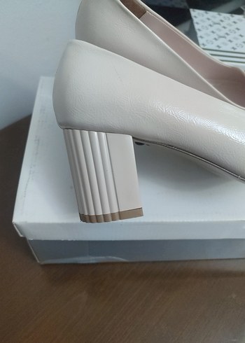 Bej Tokalı Kadın Topuklu Babet - Görsel 3