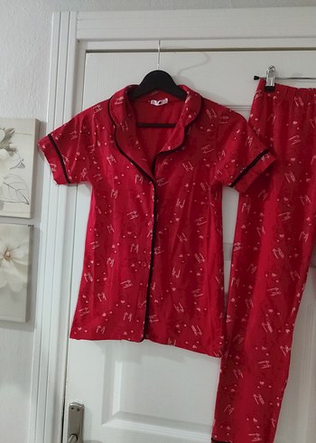Diğer Kırmızı Desenli Kısa Kollu Pijama Takımı