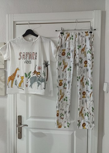 LC Waikiki Beyaz Kısa Kollu Safari Temalı Pijama Takımı