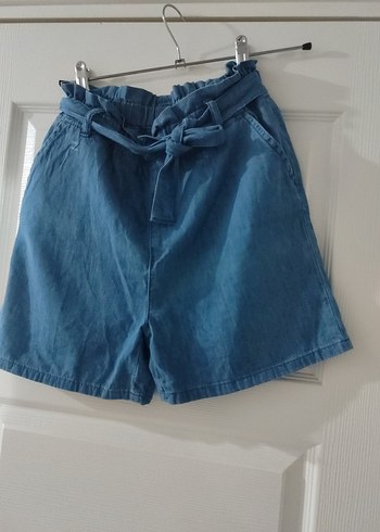 Mavi Kemerli Mini Kot Şort