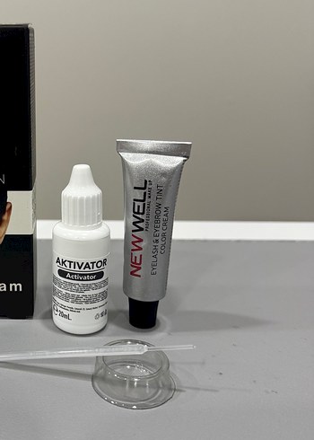 New Well Açık Kahverengi Kirpik ve Kaş Boyası - Görsel 3