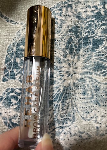 Revolution kaş kirpik serumu - Görsel 3