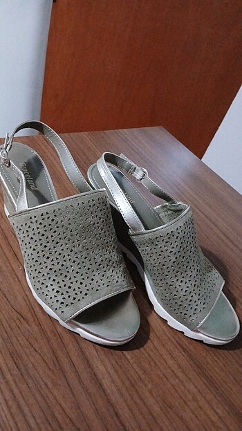Deichmann Haki kadın topuklu ayakkabı
